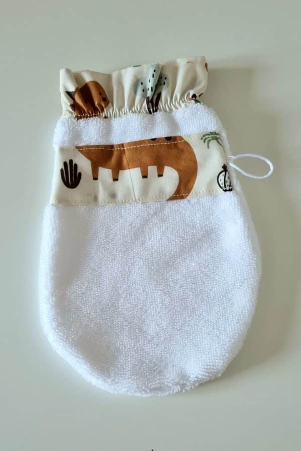 Cape de bain bébé Dino - éponge bambou - Biquette Biquette