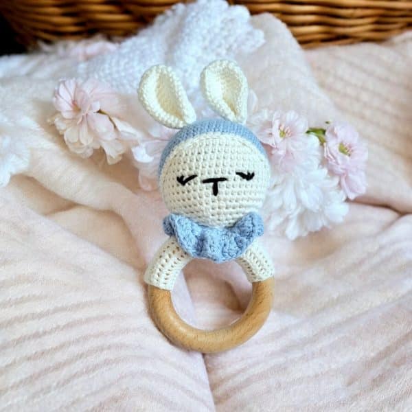 Hochet amigurumis - Le Premier Ami Doux de Votre Bébé - Collection animaux de la ferme - Biquette Biquette