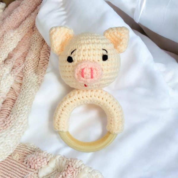 Hochet amigurumis - Le Premier Ami Doux de Votre Bébé - Collection animaux de la ferme - Biquette Biquette