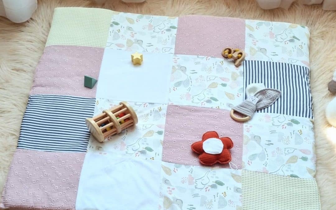 Tapis d&rsquo;éveil de 0 à 3 mois : stimuler les sens dès la naissance