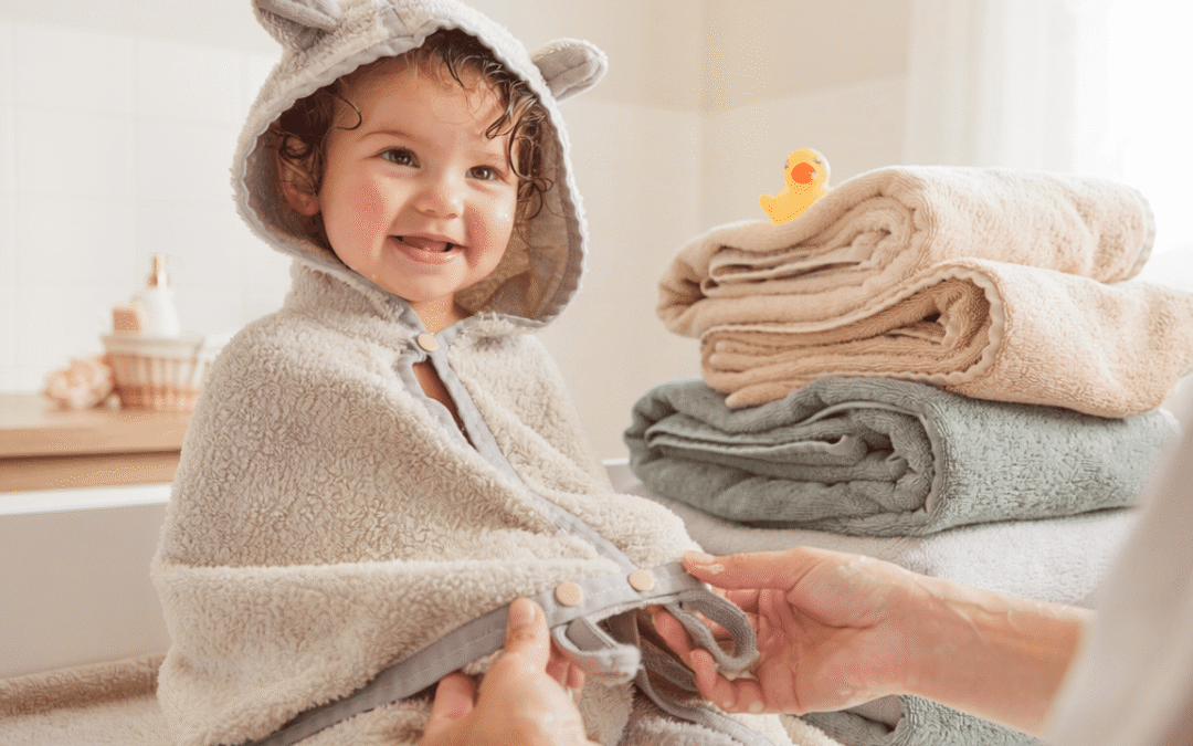Cape de bain bebe : comment choisir celle qui tient trois ans et non six mois